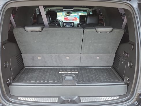 Used 2017 Cadillac Escalade Platinum AWD/4WD image 7