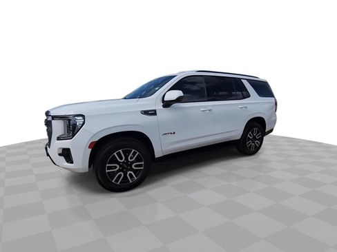 Used 2024 GMC Yukon AT4 w/ Technology Package AWD/4WD image 4