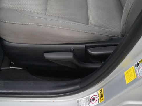 Used 2015 Toyota Corolla LE FWD image 20