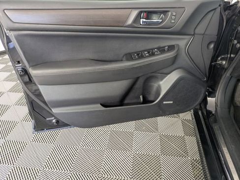 Used 2017 Subaru Legacy 3.6R Limited image 9