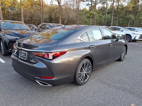 New 2025 Lexus ES 350 w/ Premium Package image 3
