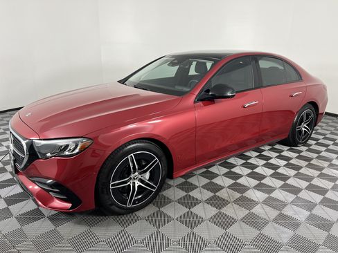 Used 2025 Mercedes-Benz E 350 4MATIC Sedan image 8