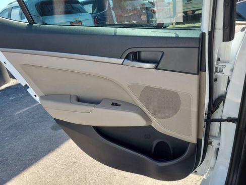 Used 2018 Hyundai Elantra SEL FWD image 28