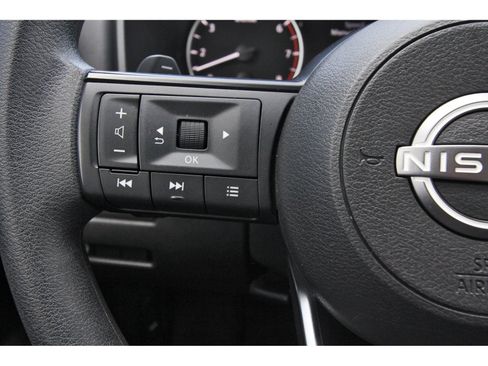 Used 2023 Nissan Rogue S FWD image 18