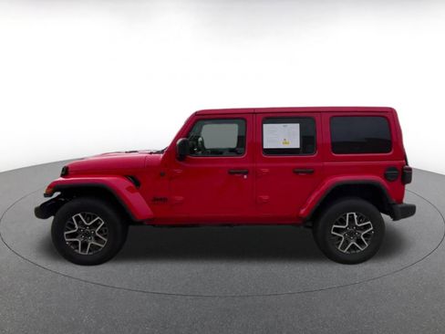 Used 2025 Jeep Wrangler Unlimited Sahara AWD/4WD image 9