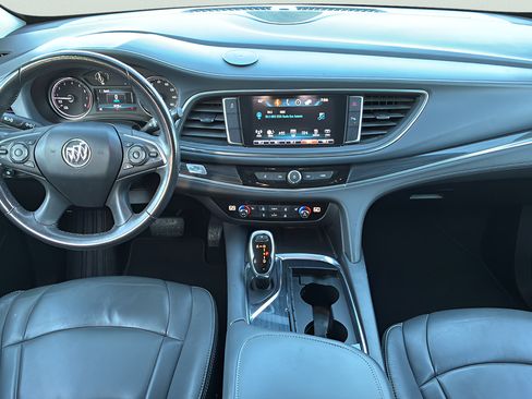 Used 2019 Buick Enclave Essence FWD image 21