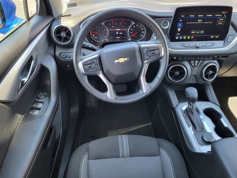 Used 2025 Chevrolet Blazer LT FWD image 13