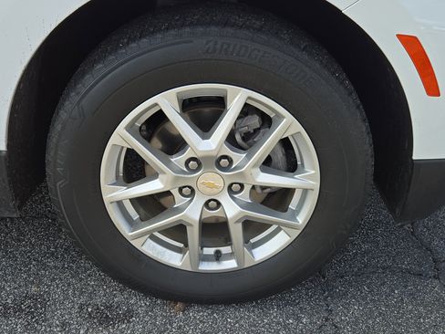 Used 2023 Chevrolet Equinox LS image 24