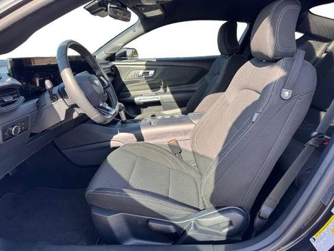 Certified 2024 Ford Mustang Coupe RWD image 9