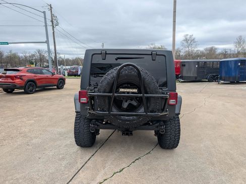 Used 2012 Jeep Wrangler Unlimited Rubicon w/ Connectivity Group image 6