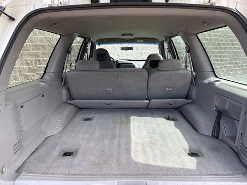 Used 1998 Ford Expedition XLT RWD image 18