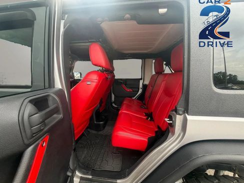 Used 2014 Jeep Wrangler Unlimited Sahara AWD/4WD image 16