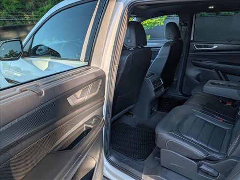 Certified 2025 Volkswagen Atlas Cross Sport SEL R-Line AWD/4WD image 27