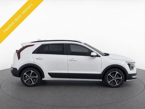 Certified 2025 Kia Niro LX FWD image 9