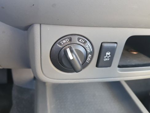 Used 2019 Nissan Frontier SV AWD/4WD image 18