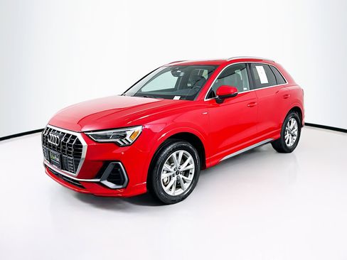 Used 2024 Audi Q3 2.0T Premium image 3