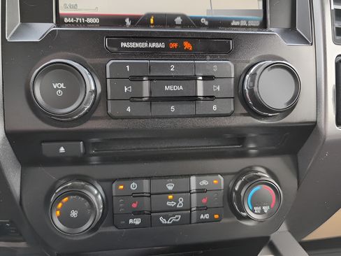 Used 2015 Ford F150 XLT w/ Equipment Group 302A Luxury AWD/4WD image 14