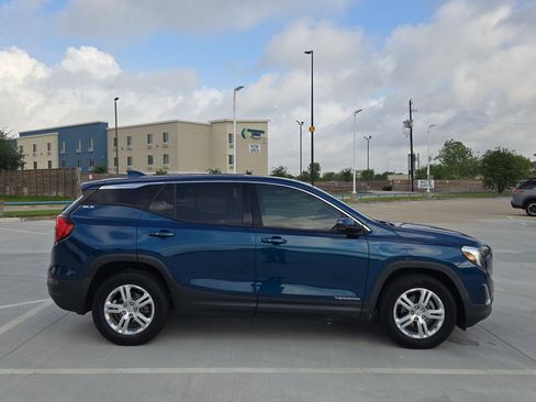 Used 2020 GMC Terrain SLE image 2