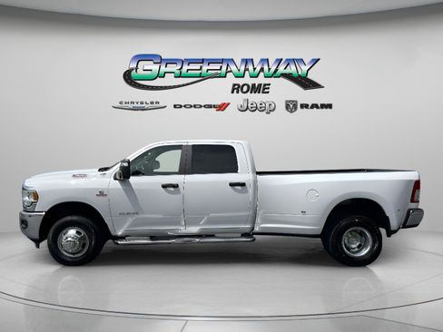 Used 2024 RAM 3500 Big Horn AWD/4WD image 4