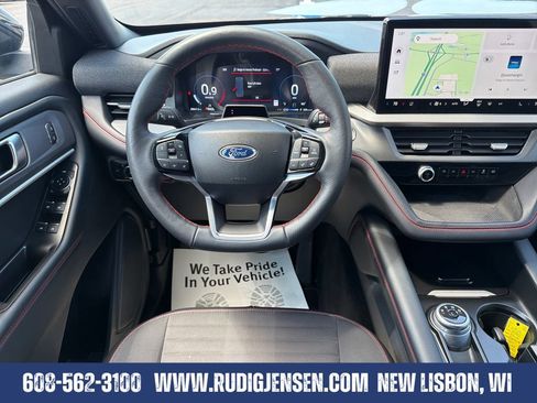 Used 2025 Ford Explorer ST-Line w/ ST-Line Street Pack AWD/4WD image 13