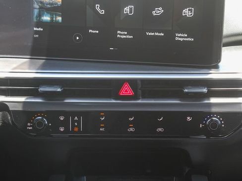 Certified 2024 Kia Sorento LX FWD image 14