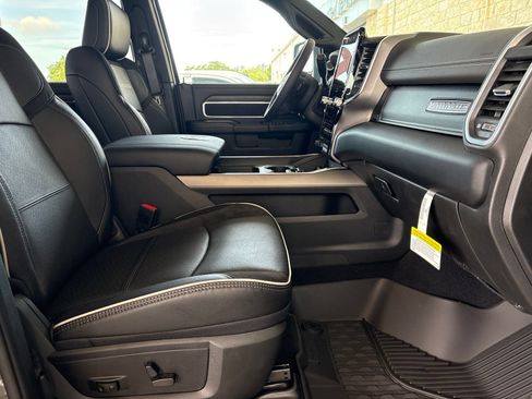 New 2026 RAM 2500 Laramie AWD/4WD image 21