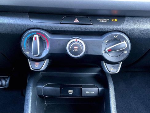 Certified 2021 Kia Rio S image 31