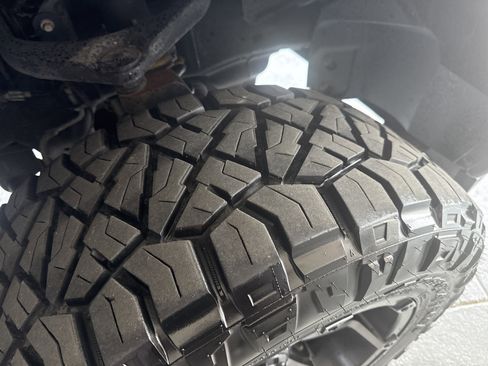 Used 2019 RAM 1500 Laramie w/ Sport Appearance Package image 11