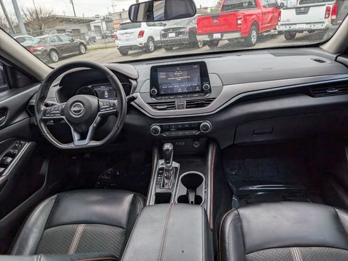 Used 2024 Nissan Altima 2.5 SR FWD image 14