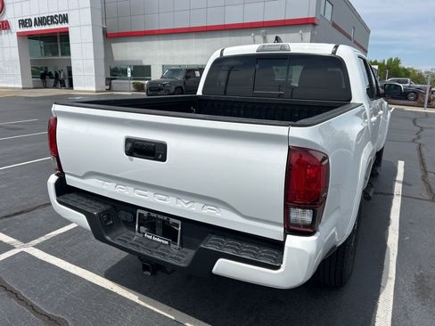 Used 2023 Toyota Tacoma SR5 w/ Technology Package image 6