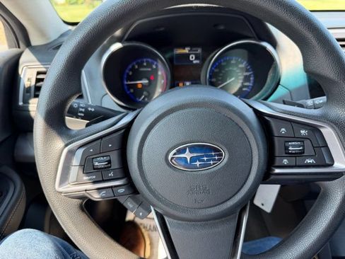 Used 2019 Subaru Outback 2.5i AWD/4WD image 11