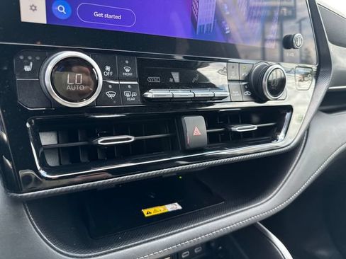 Used 2023 Toyota Highlander XSE FWD image 18