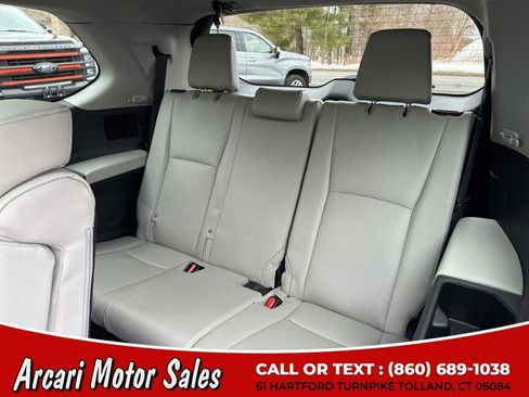 Used 2024 Toyota Grand Highlander AWD image 20