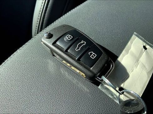 Certified 2025 Audi Q3 2.0T Premium Plus w/ Premium Plus Package image 12