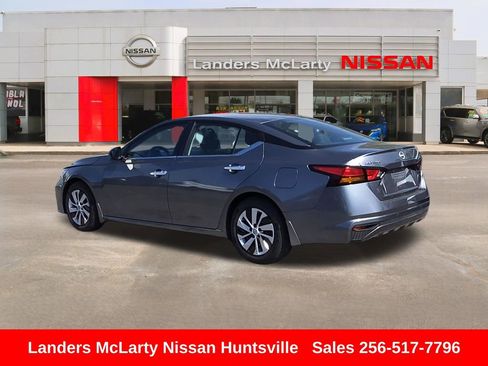 Used 2024 Nissan Altima 2.5 S FWD image 6