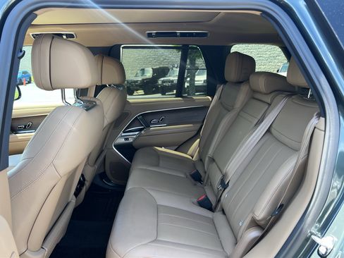 Used 2025 Land Rover Range Rover SE AWD/4WD image 32