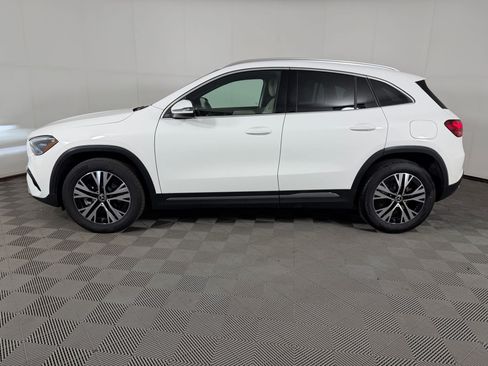 Used 2025 Mercedes-Benz GLA 250 4MATIC image 2