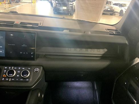Certified 2025 Land Rover Defender 110 S AWD/4WD image 18