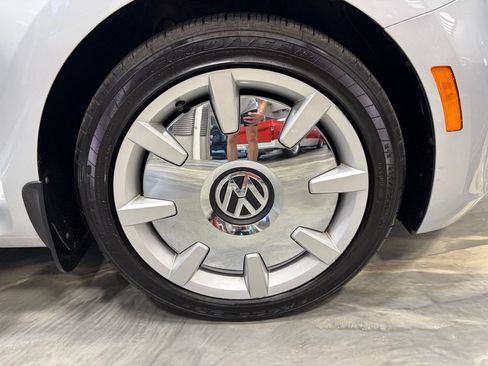 Used 2016 Volkswagen Beetle 1.8T SEL FWD image 26
