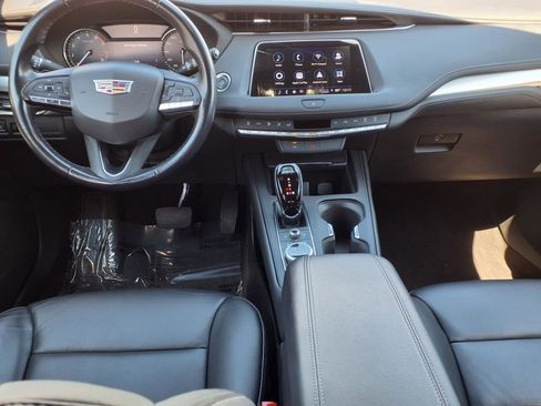 Certified 2022 Cadillac XT4 Premium Luxury w/ Safety Alert Package image 17