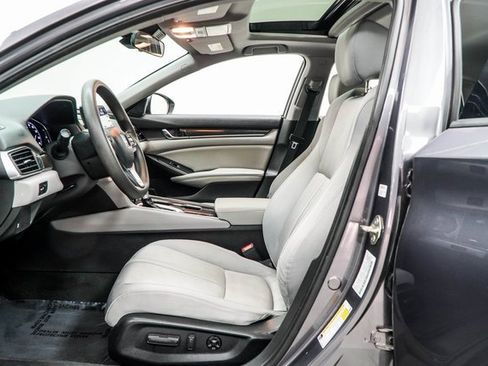 Used 2020 Honda Accord EX image 39