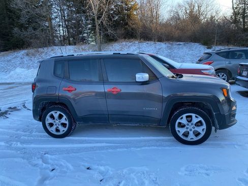 Used 2018 Jeep Renegade Limited w/ UConnect 8.4 Nav Group image 3