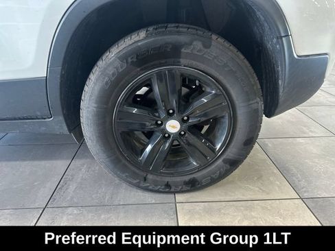 Used 2018 Chevrolet Trax LT w/ LT Convenience Package AWD/4WD image 4