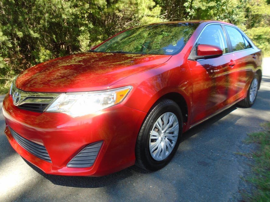 Used 2012 Toyota Camry LE FWD image 1