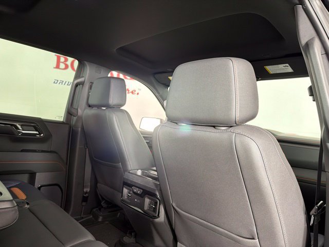Used 2023 GMC Sierra 1500 AT4 w/ Technology Package AWD/4WD image 40