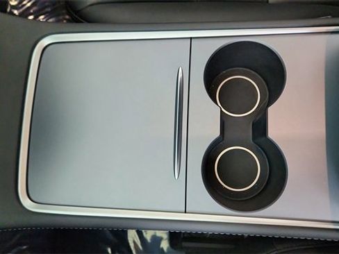 Used 2025 Tesla Model Y Long Range image 49