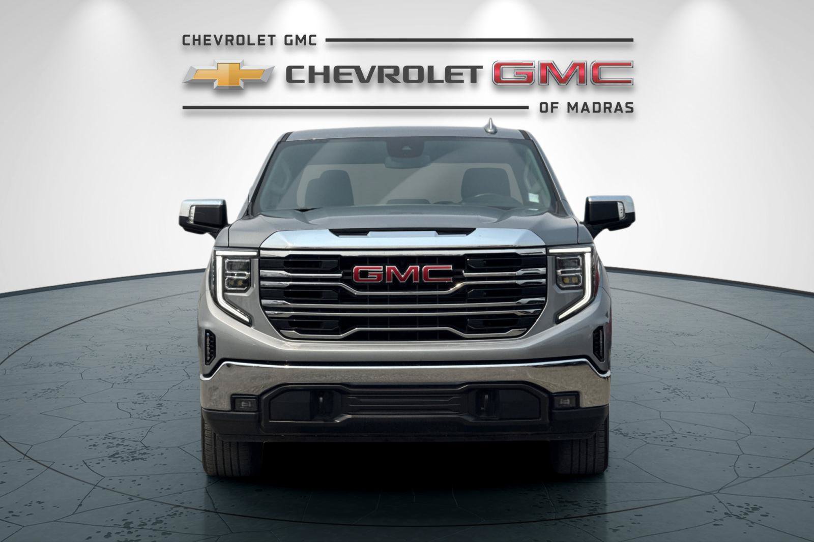 Used 2025 GMC Sierra 1500 SLT AWD/4WD image 8