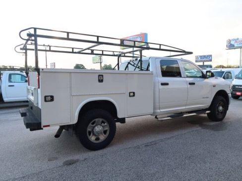 Used 2022 RAM 2500 Tradesman w/ Chrome Appearance Group AWD/4WD image 4