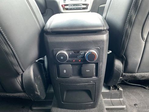 Used 2022 Ford Explorer XLT w/ Equipment Group 202A image 33