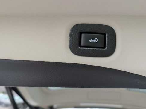 Used 2020 Nissan Rogue SV w/ Sun & Sound Touring Package AWD/4WD image 6